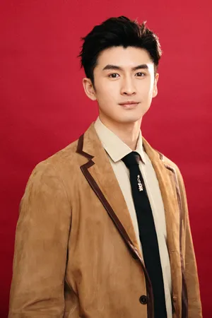 张云龙帅气时尚春节活动照图片_7