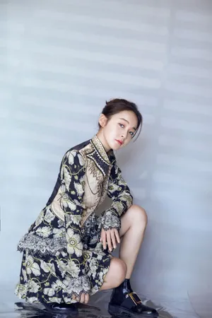 张佳宁华丽复古性感活动照图片_7