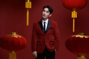 朱一龙红色西装帅气写真图片_3
