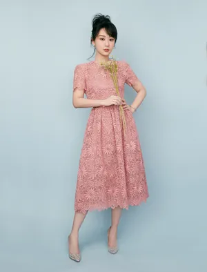 杨紫温柔优雅写真图片