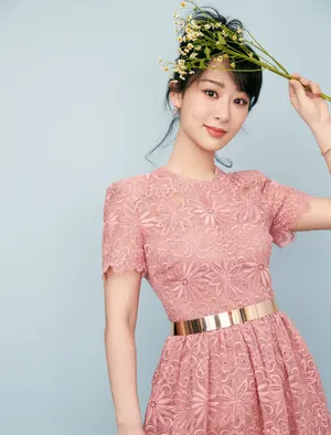 杨紫温柔优雅写真图片_2