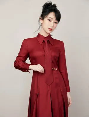 杨紫新年红妆喜庆甜美写真_8