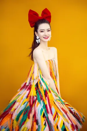 戚薇流苏裙魅力性感写真图片_6