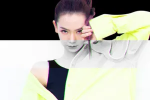 戚薇紫色渐变高马尾性感图片_5