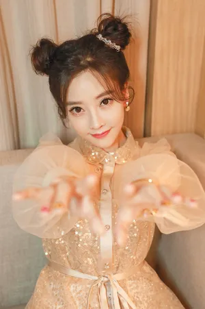 冯提莫甜美性感写真图片_5