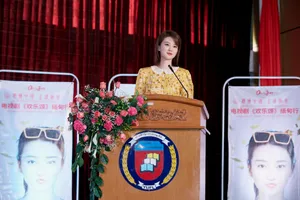 乔欣大学交流会甜美图片_5