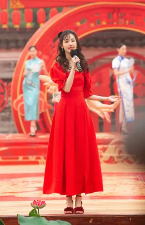 陈都灵新年喜庆性感写真图片_1