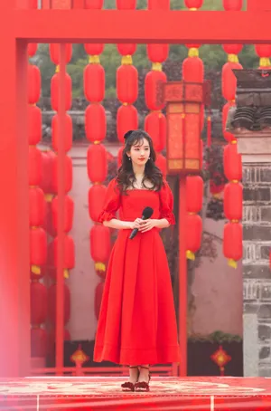 陈都灵新年喜庆性感写真图片_2