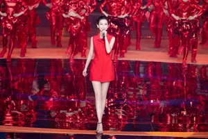 Angelababy北京台春晚性感图片_6