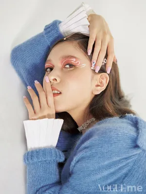 宋妍霏VogueMe二月刊封面写真_6