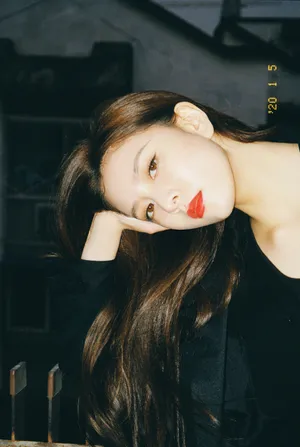 宋妍霏干练气质新年写真图片_6