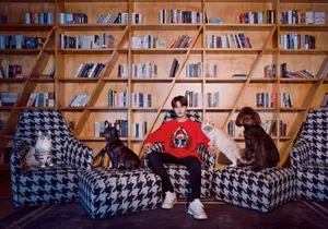 朱正廷喜庆帅气写真图片_2