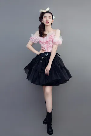 戚薇金鱼妆性感撩人写真_5