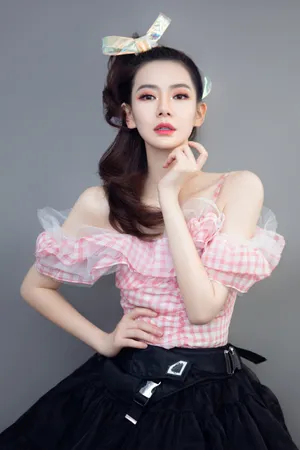 戚薇金鱼妆性感撩人写真_7