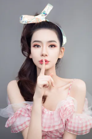戚薇金鱼妆性感撩人写真_11
