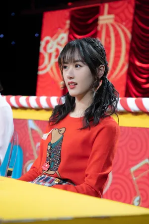 袁冰妍春节甜美活动照图片_1
