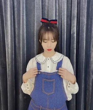 沈梦辰背带裙娃娃衫甜美写真_6