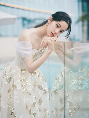 欧阳娜娜仙气礼服性感图片_5