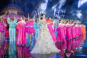 欧阳娜娜仙气礼服性感图片_10