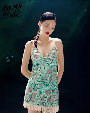 孙伊涵魅力风情杂志写真图片_17