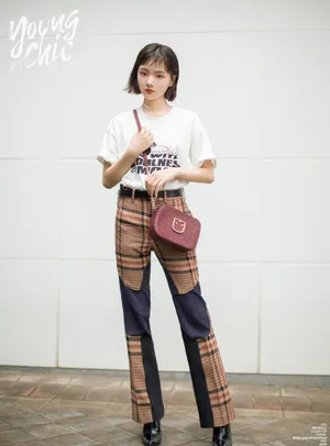 演员任敏俏皮性感写真图片
