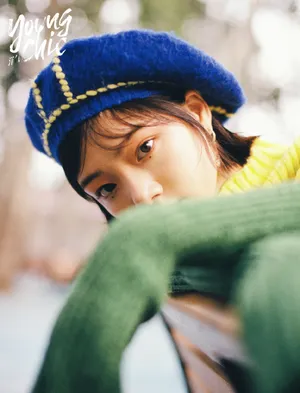 猫系少女任敏优雅杂志写真