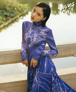 猫系少女任敏优雅杂志写真_4
