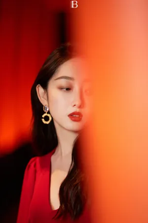 蒋梦婕摩登性感旅拍照图片_2