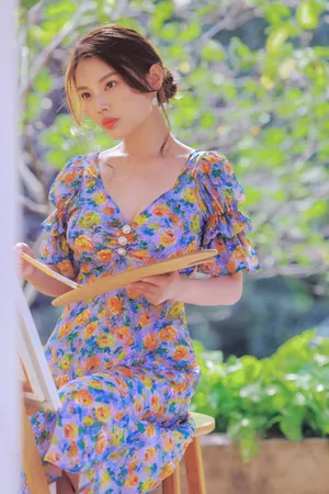 徐冬冬复古碎花裙性感写真图片_7
