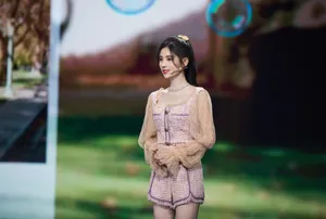 鞠婧祎《佳片有约》甜美剧照图片_5
