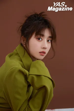 李凯馨甜美元气写真图片