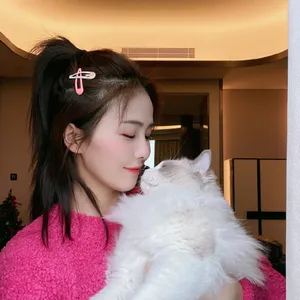 白鹿俏皮私服自拍照图片_7