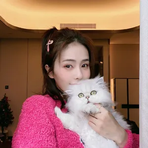 白鹿俏皮私服自拍照图片_10