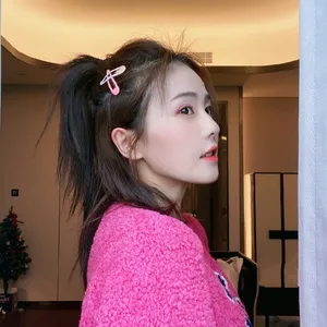 白鹿俏皮私服自拍照图片_14