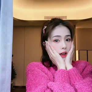 白鹿俏皮私服自拍照图片_17
