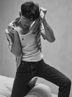 李现简约黑白风魅力写真图片_10