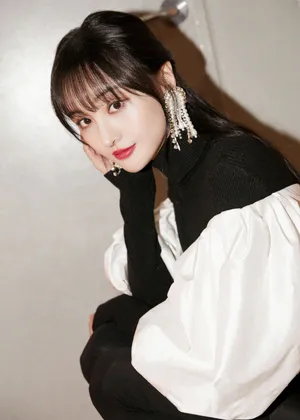 郑爽灵动可人写真图片_3