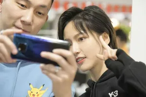 成果黑色清爽活动写真图片_4