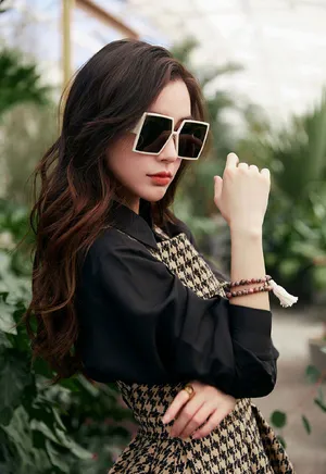 angelababy优雅迷人写真图片