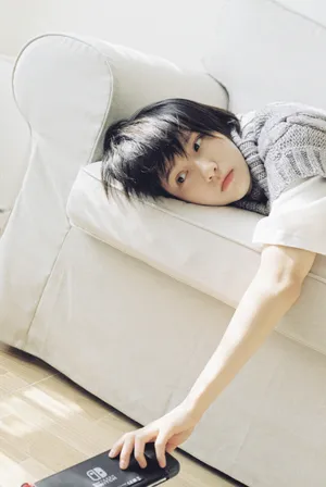 成果慵懒居家沙发写真图片