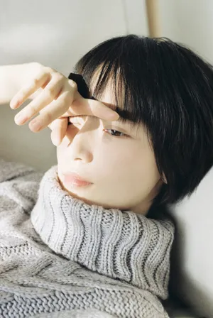 成果慵懒居家沙发写真图片_2