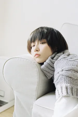 成果慵懒居家沙发写真图片_4