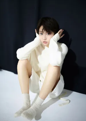 成果纯白光影清纯写真图片_3