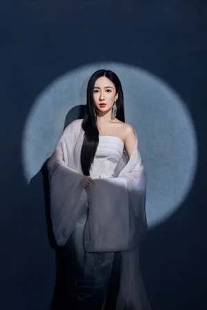 娄艺潇性感古风写真图片_6