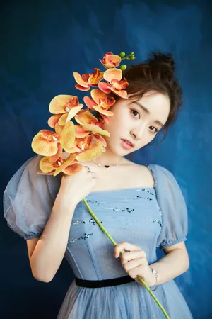 沈月甜美灵动时尚写真图片_2