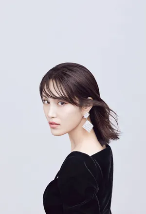 韩丹桐深V礼服性感写真图片_2