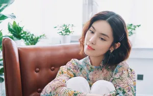 韩丹桐田园碎花风性感图片_2