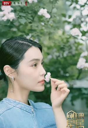 韩丹桐甜美活动照图片_2