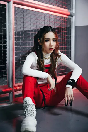 邓紫棋时尚酷感写真图片_1
