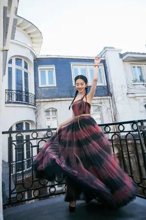 杨采钰麻花辫曼妙优雅写真图片_4